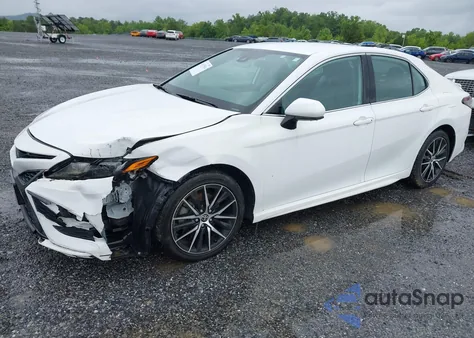 2021 Toyota Camry Se z USA, uszkodzony, nr VIN 4T1G11AK2MU464001